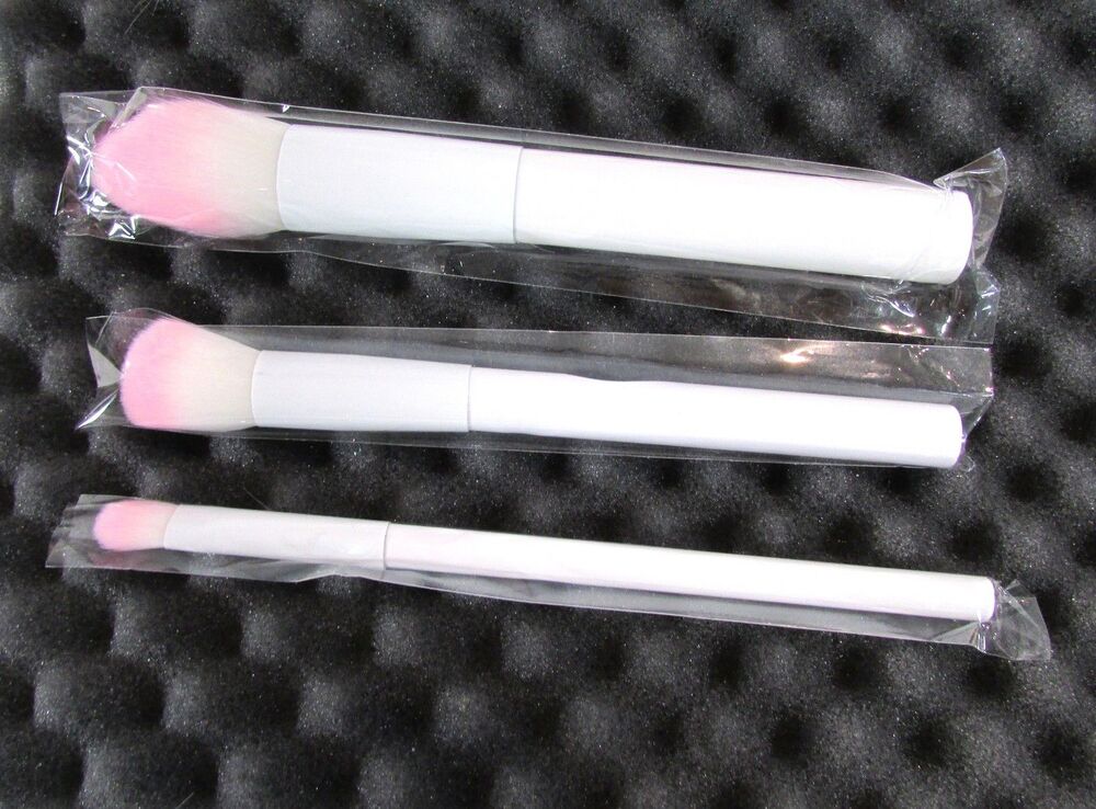 New! Crown Pro Brush 3 PC Set Makeup Brushes $29.99